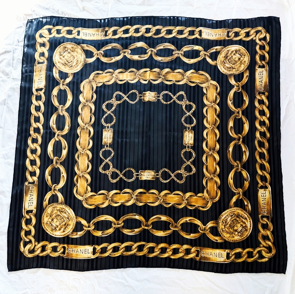 CHANEL Vintage Rare 31 Rue Cambon Paris Gold Link Chain 35" Silk Scarf/Foulard